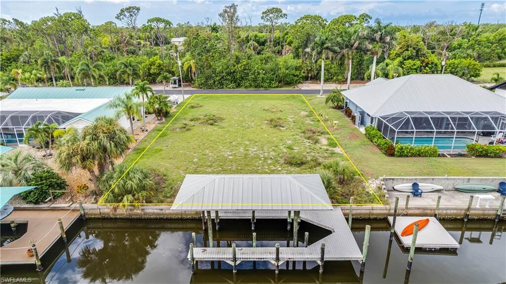 Property Photo: 3606 Pinetree Dr FL 33956