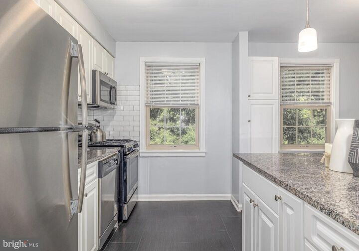Property Photo:  150 E Wynnewood Road 15B  PA 19096 