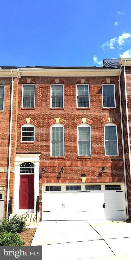 Property Photo: 2094 Hutchison Grove Court VA 22043