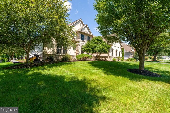 Property Photo: 5 Stoneridge Lane PA 17543