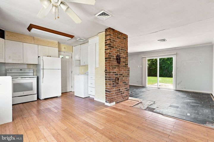 Property Photo: 45 Lavender Lane PA 19054
