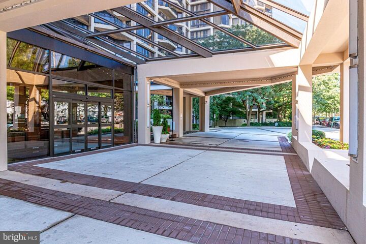 Property Photo: 1530 Key Boulevard 219 VA 22209