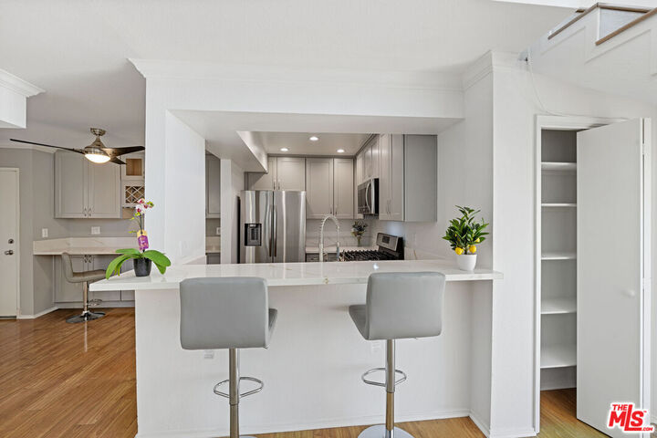 Property Photo: 5325 Newcastle Ave, Unit 312 CA 91316