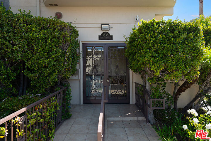 Property Photo:  1838 Westholme Ave, Unit 104  CA 90025 