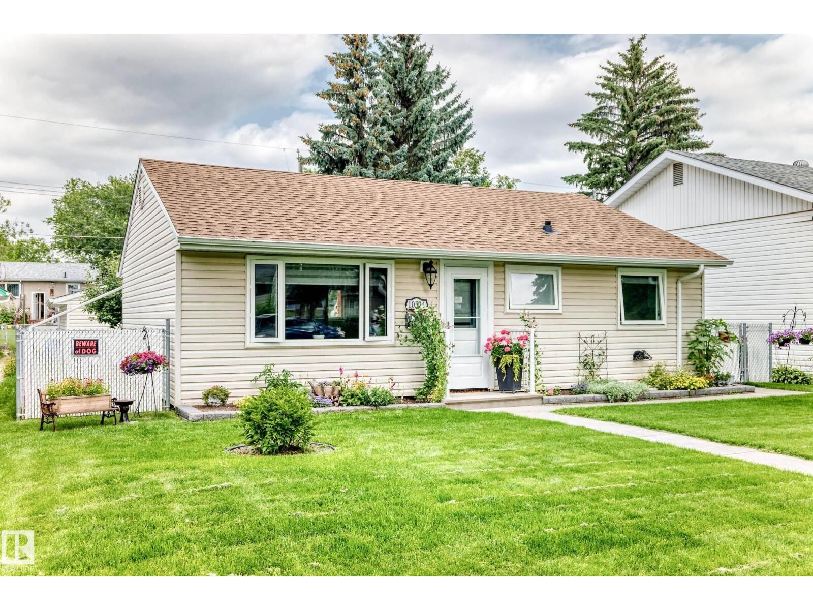 Property Photo: 10524 128 Av NW AB T5E 0J3