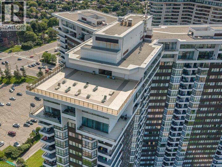 Property Photo:  1333 Bloor Street 718  ON L4Y 3T6 