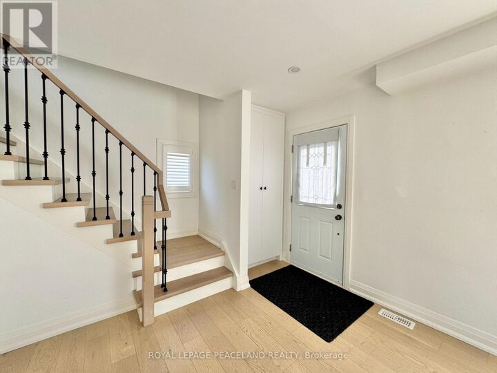 Property Photo:  29 Rosita Crescent  ON M1L 1X7 