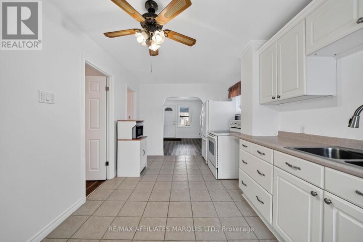Property Photo: 331 Carleton Street ON K6H 4X6