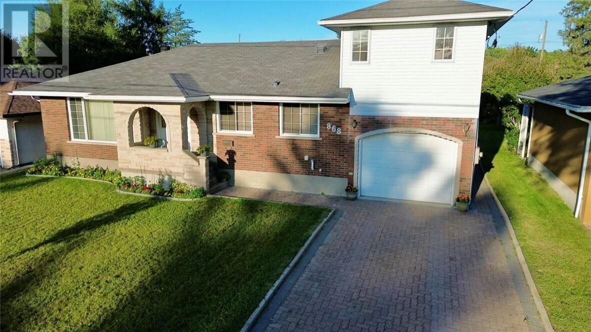 Property Photo:  868 Westmount Avenue  ON P3A 1C4 