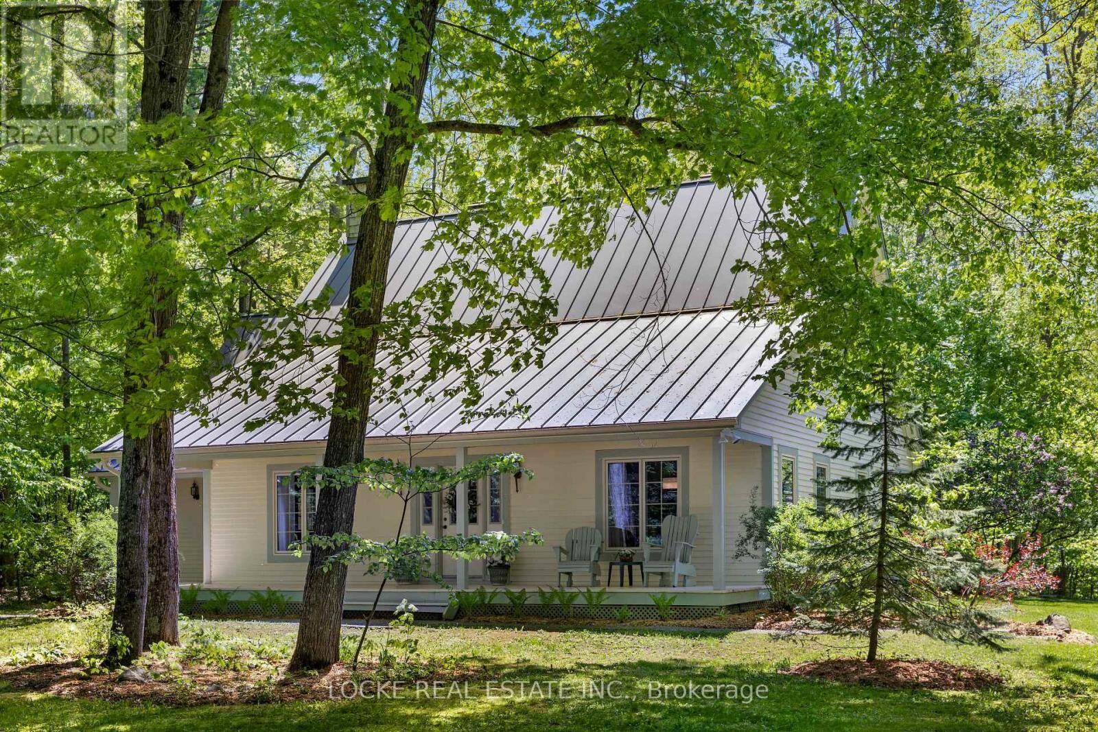 Property Photo: 2207 Pleasantview Court ON K4C 1H7