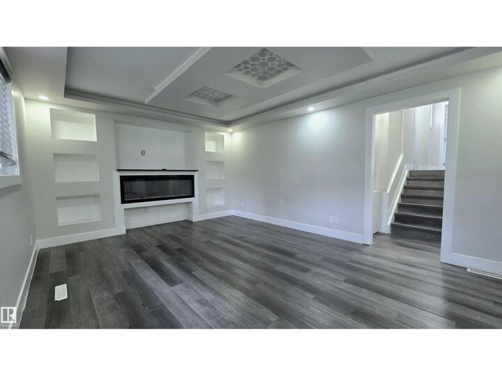 Property Photo: 9131 83 Av NW NW AB T6C 1B6