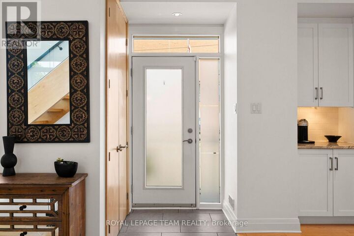 Property Photo: 445 Edison Avenue ON K2A 1S5