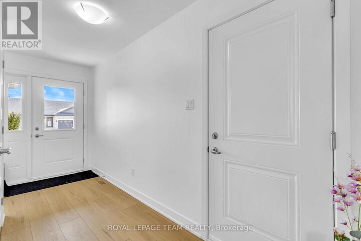 Property Photo:  181 Seabert Drive  ON K7S 0H9 