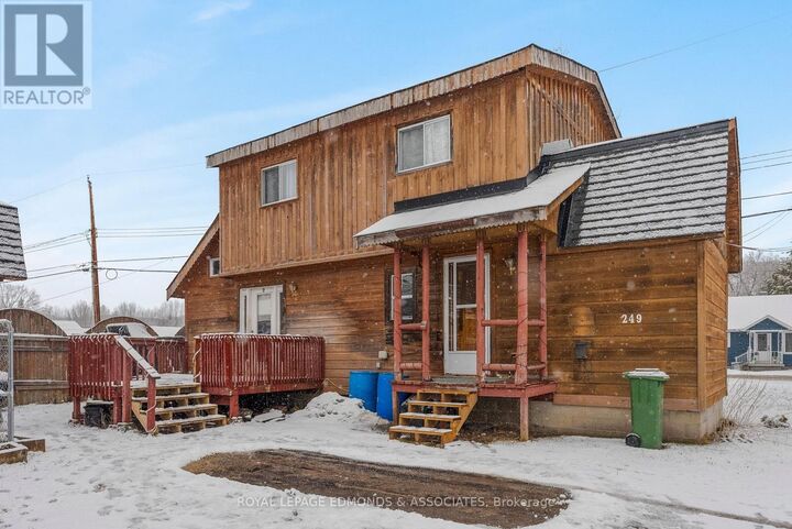 Property Photo:  249 Wilfred Street  ON K8A 5K8 