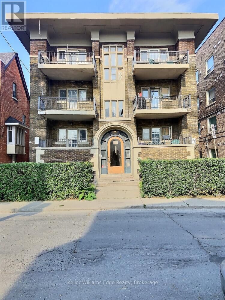 Property Photo:  8 Tisdale Street South 10  ON L8N 2V9 