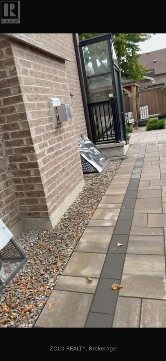 Property Photo:  1805 Emberton Way  ON L9S 0N4 