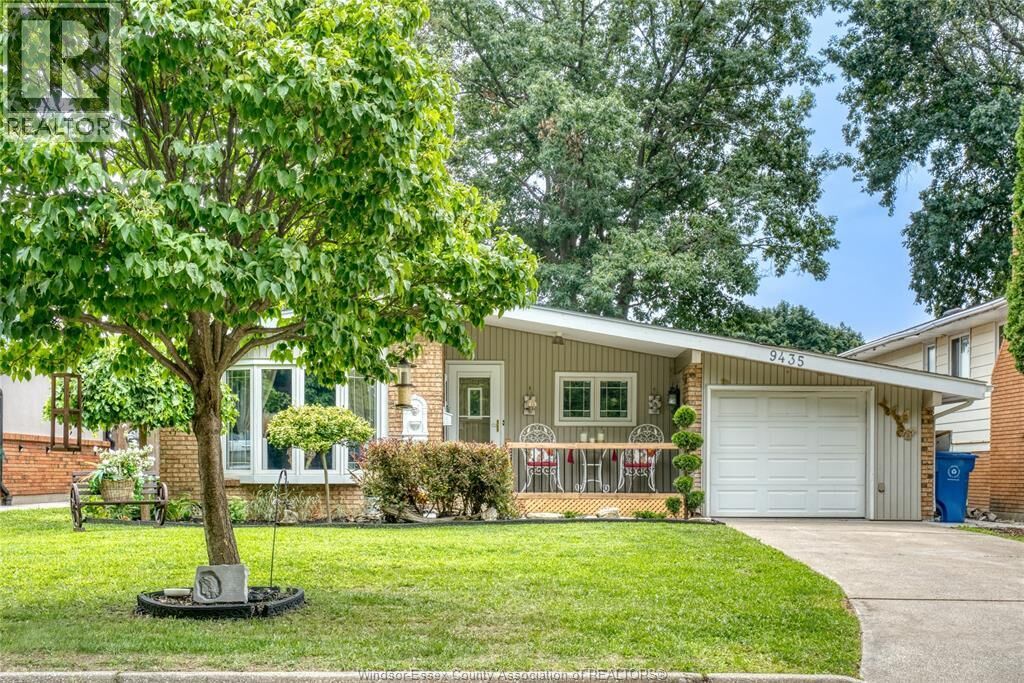 Property Photo: 9435 Ridge Road ON N8R 1G5