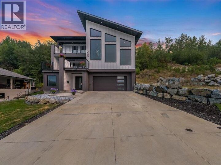 Property Photo: 2391 McBride Street BC V1R 3A6