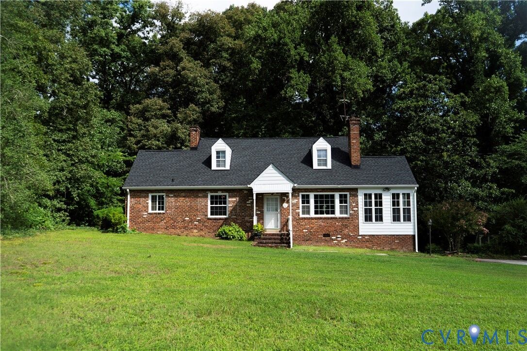 Property Photo: 6706 Jahnke Road VA 23225