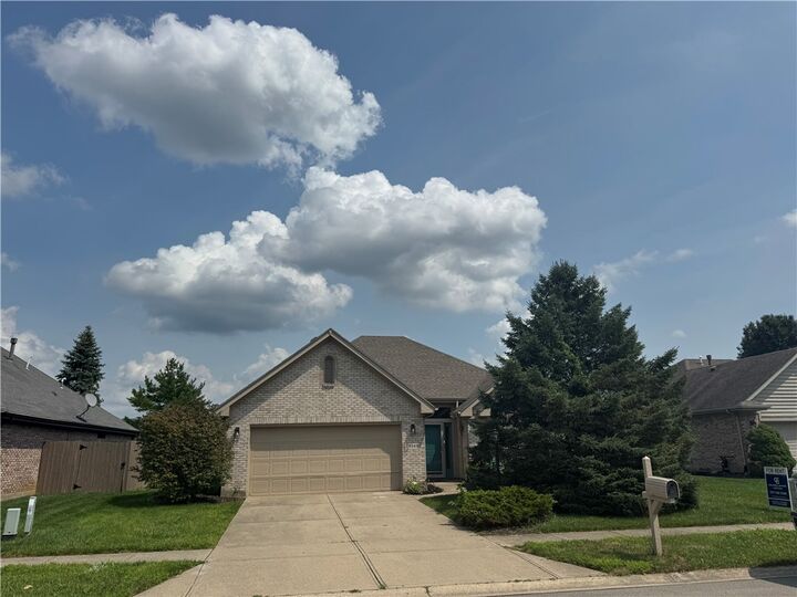 Property Photo:  9569 Country Path Trail  OH 45342 