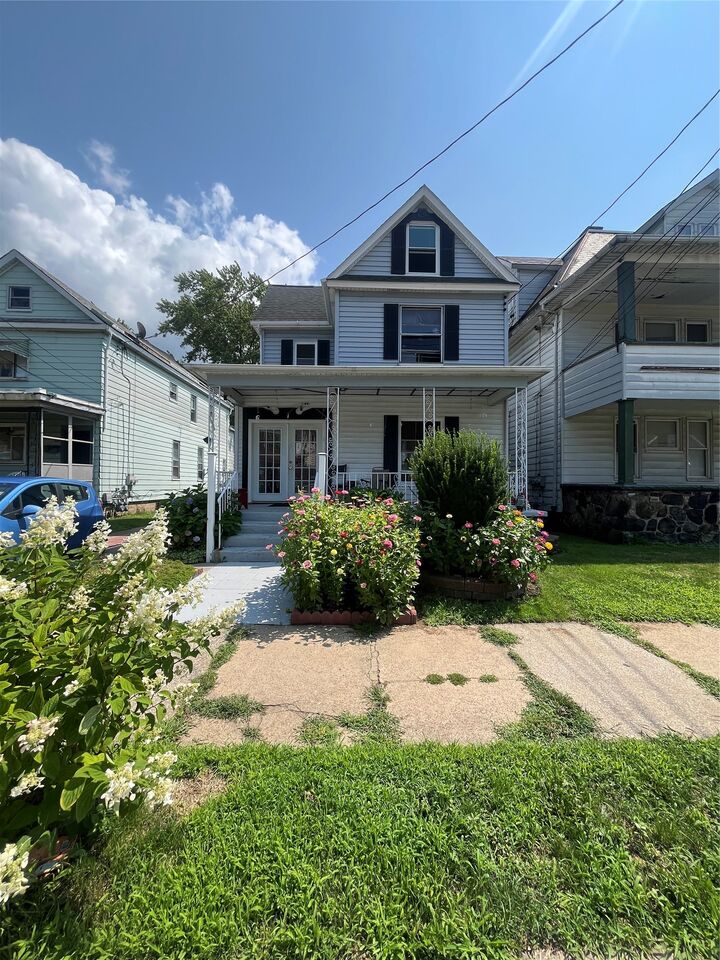 Property Photo: 931 E 8th Street PA 16503