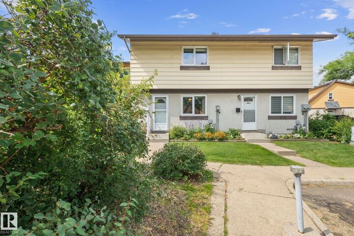 Property Photo: 152 Woodstock NW AB T5T 0H6