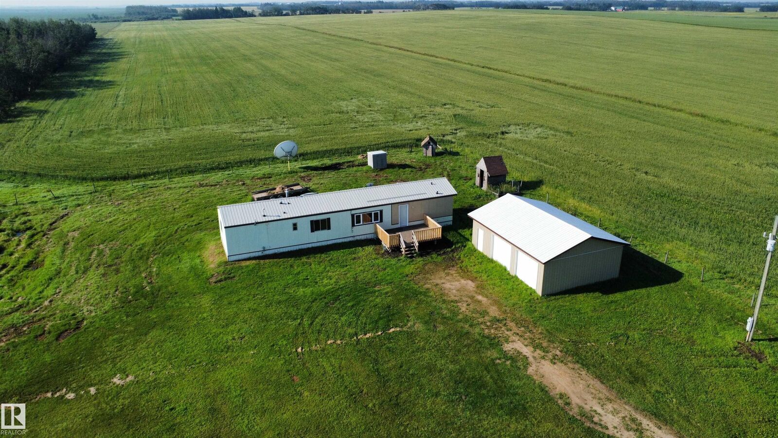 Property Photo: 26417 Twp Rd 582 AB T0G 1W0