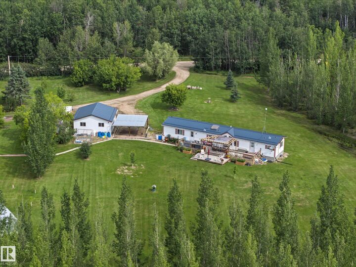 Property Photo: 3025A Twp Road 562 AB T0E 1A0