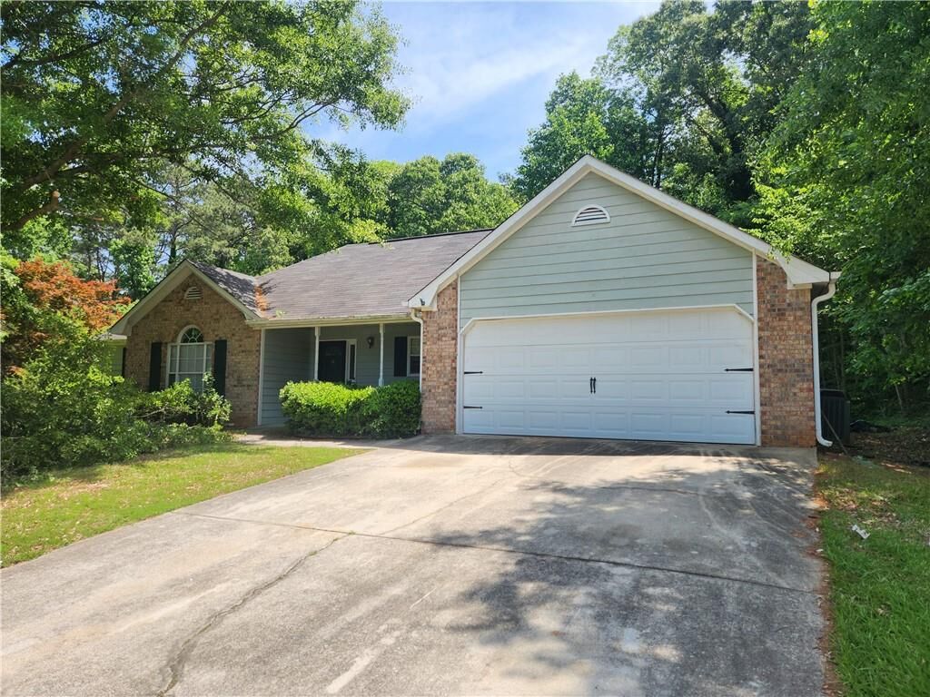 Property Photo: 482 Grove Hill Drive GA 30281