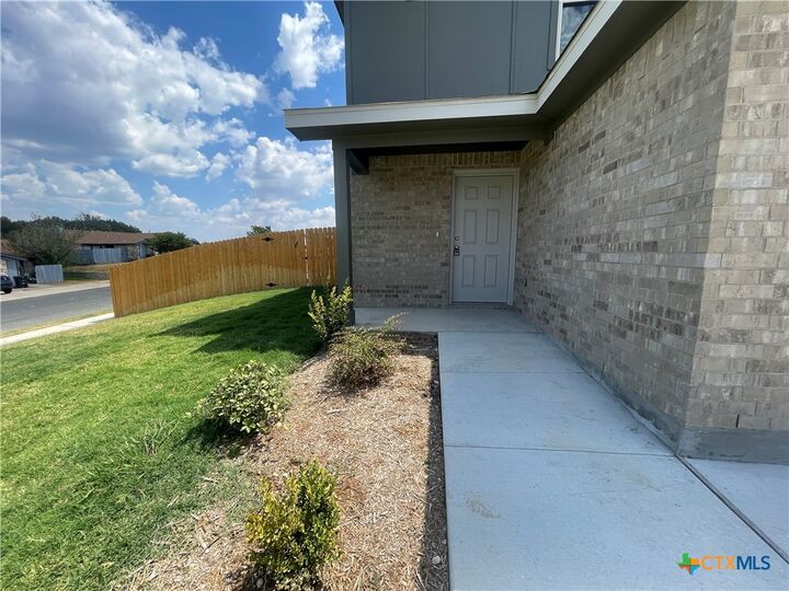 Property Photo:  302 Agua Chiquita  TX 76543 