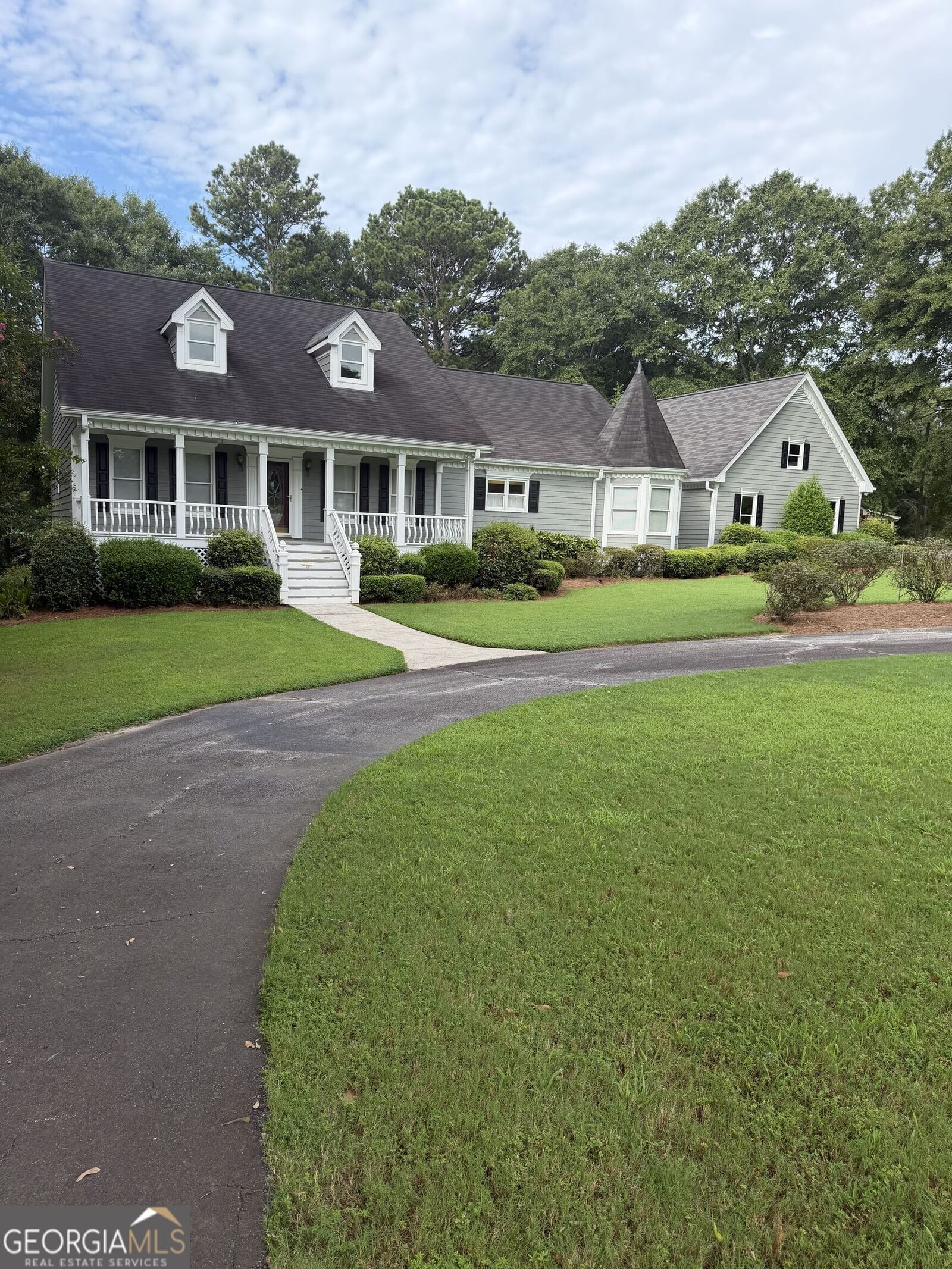 Property Photo: 2820 Bay Ridge Drive GA 30052