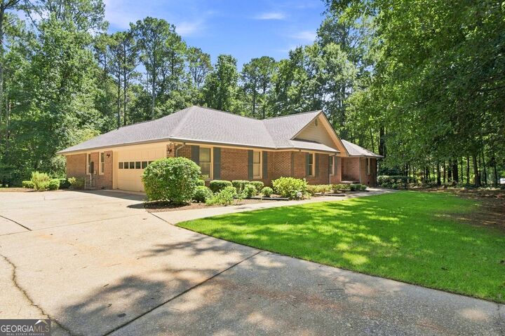 Property Photo: 131 Plantation Way GA 30281