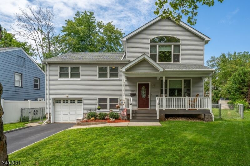 Property Photo:  2416 Hulick Pl  NJ 07065 