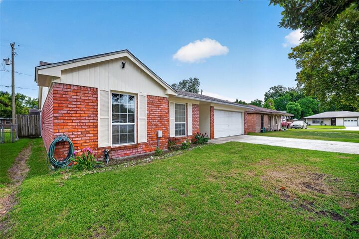Property Photo:  603 Littlewood Street  TX 77521 