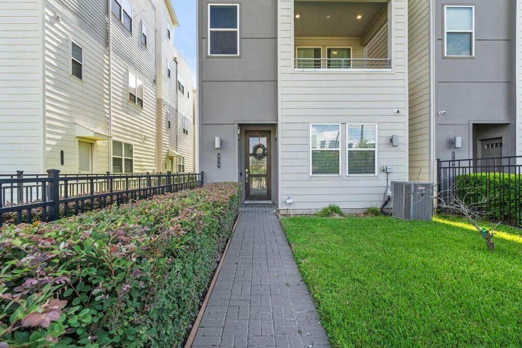 Property Photo: 316 Jensen Drive TX 77020