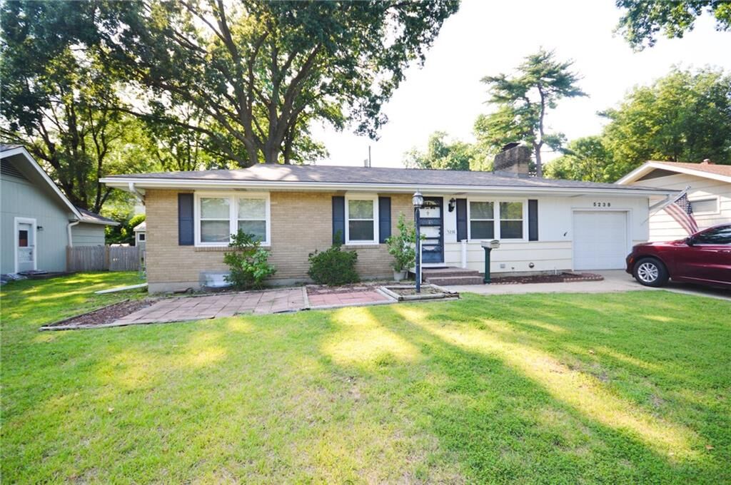 Property Photo:  5238 N Wayne Avenue  MO 64118 