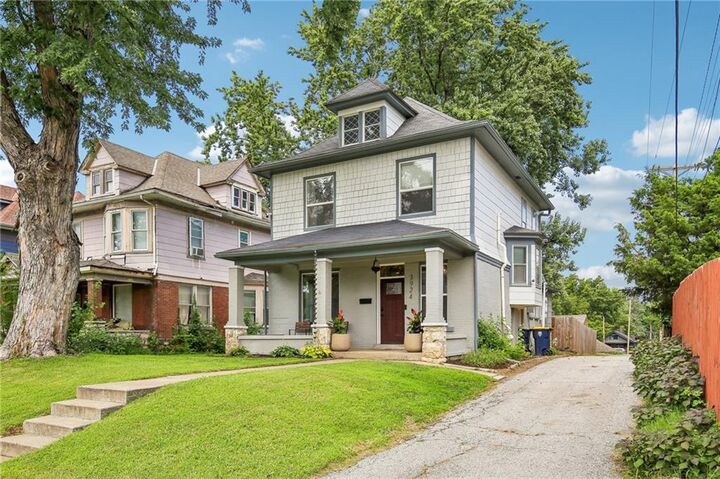 Property Photo: 3924 Windsor Avenue MO 64123