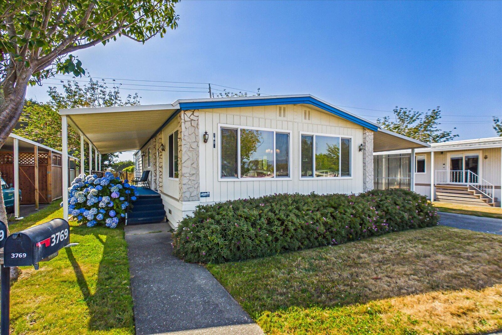 Property Photo: 3769 Chestnut Way 7 CA 95521