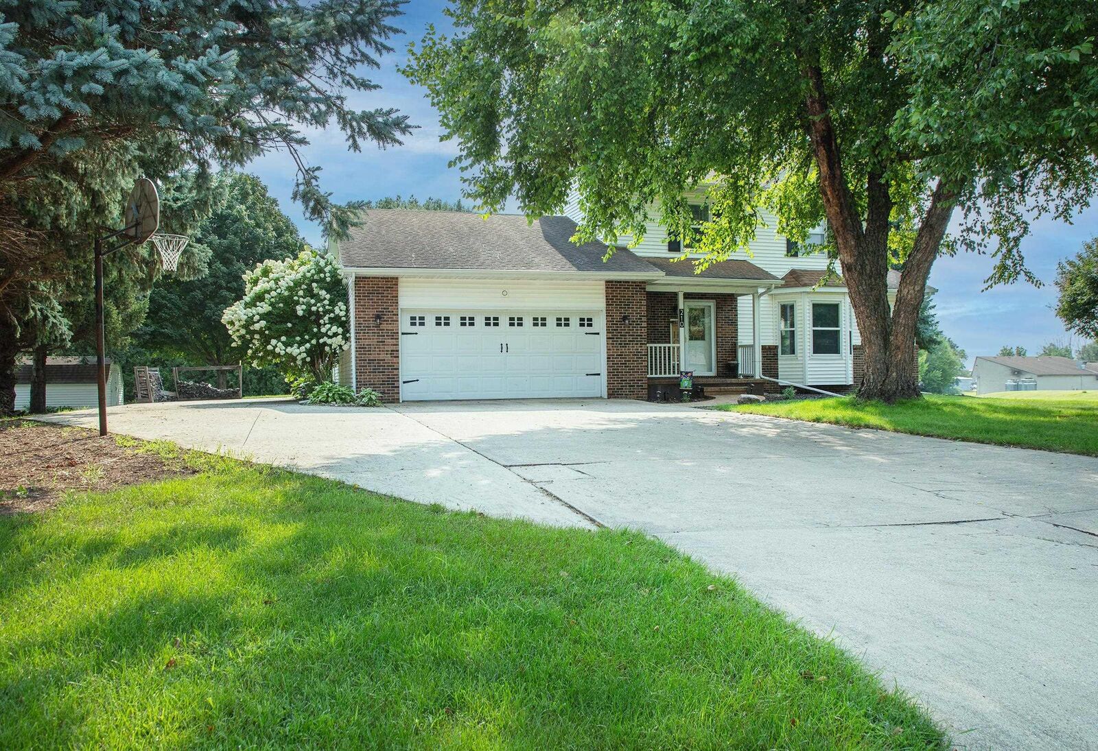 Property Photo: 210 Country Heights Drive IA 50674