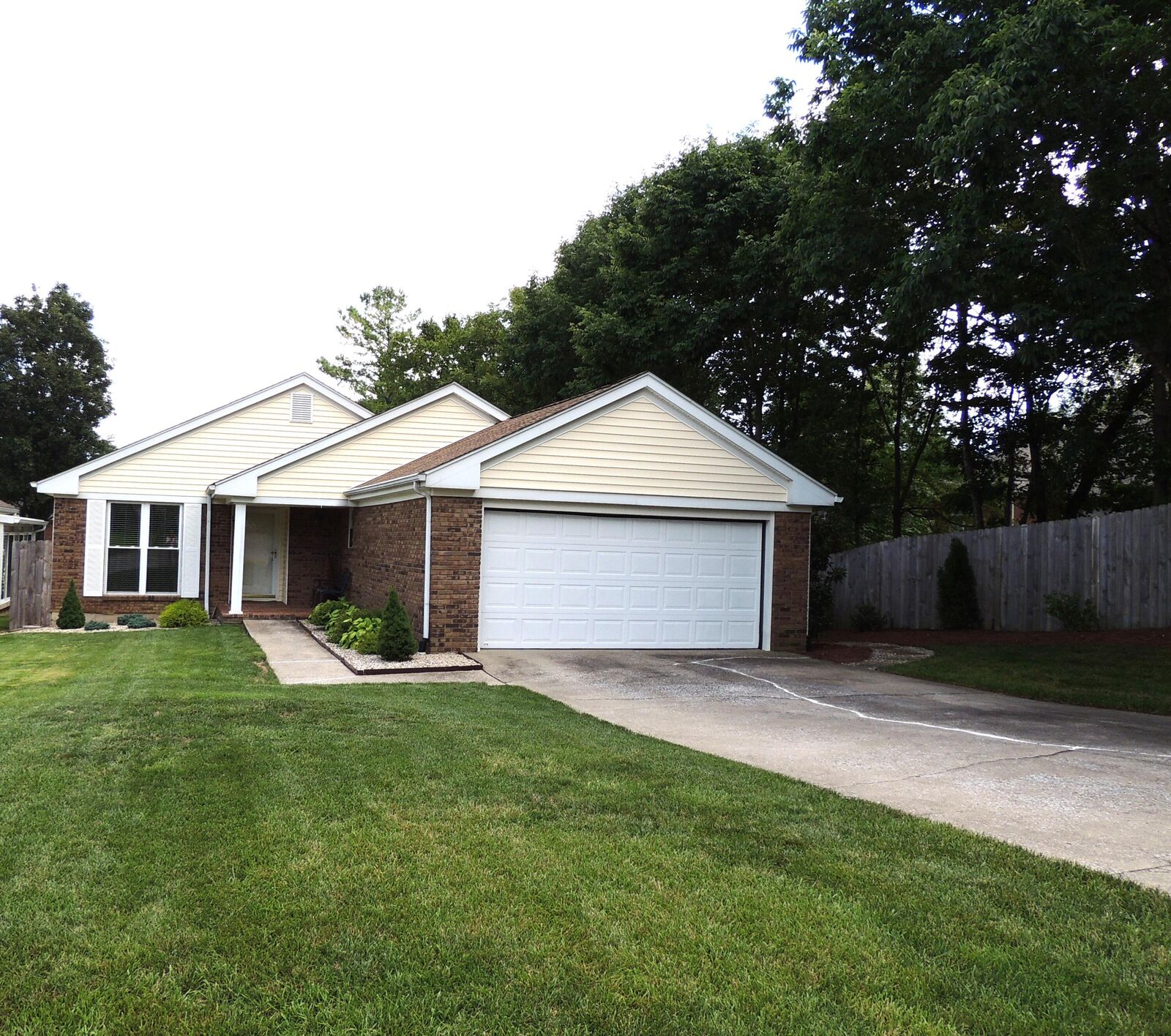Property Photo:  370 Garden Point Drive  KY 40601 