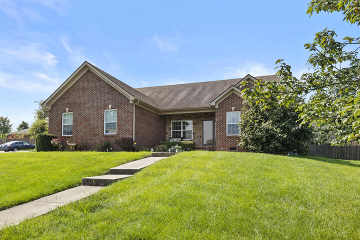 Property Photo: 301 Squires Way KY 40356