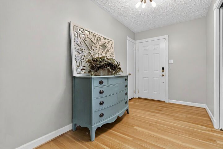 Property Photo:  820 Celia Lane  KY 40504 