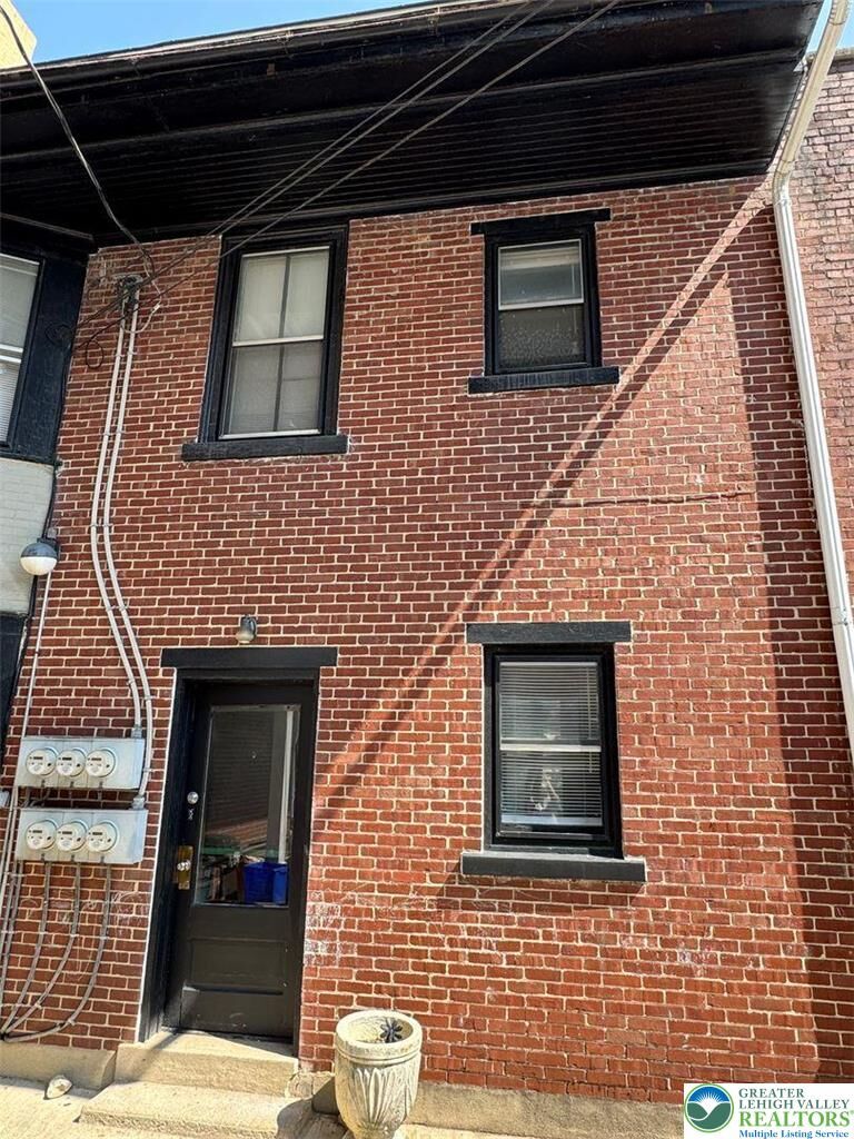 Property Photo:  636 N New Street 2  PA 18018 