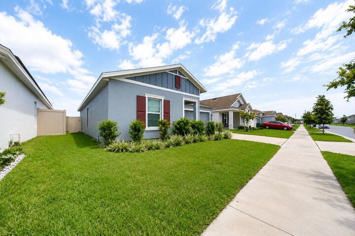 Property Photo:  688 Sand Pine Ln  FL 33844 