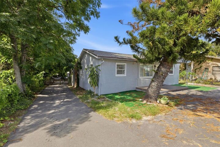 Property Photo:  2706 E Annie Street  FL 33612 