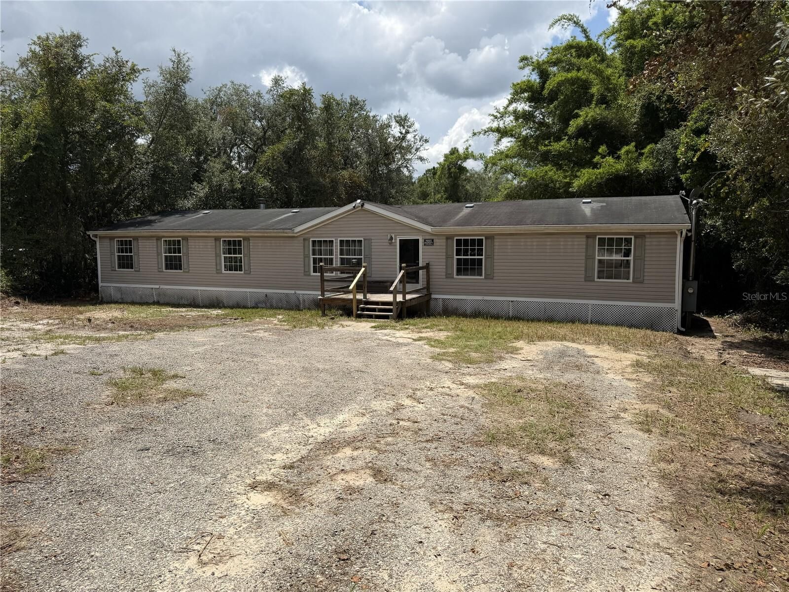 Property Photo: 41527 Paradise Road FL 32720