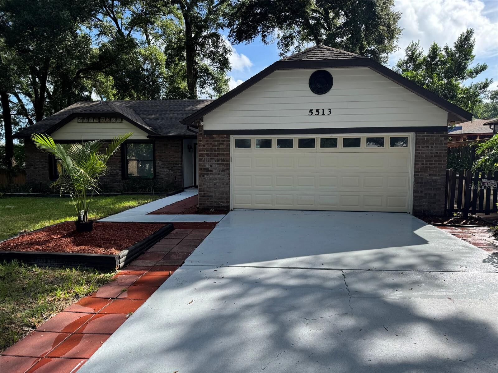 Property Photo: 5513 Caurus Court FL 32808