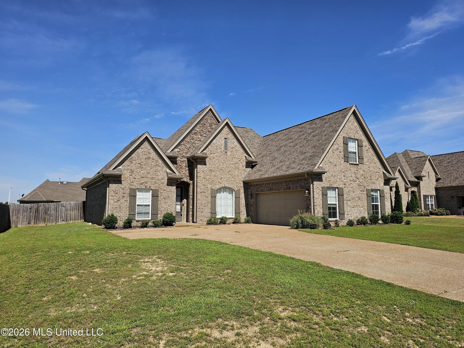 Property Photo: 4139 E Vineyard Drive MS 38672