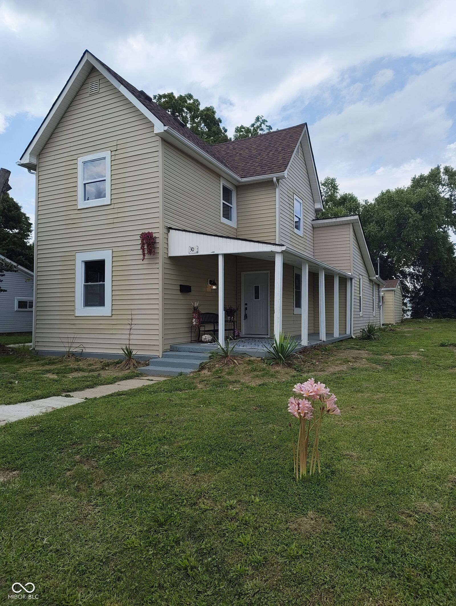 Property Photo:  302 E 6th Street  IN 46001 
