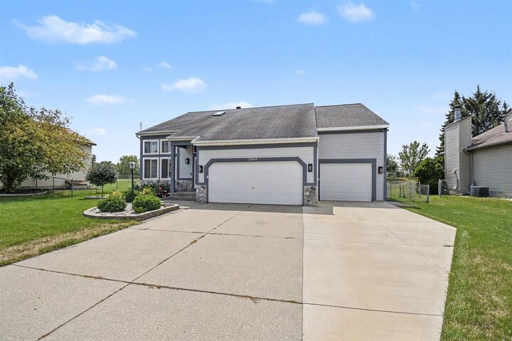 Property Photo: 2444 Sunny Creek Street MI 49508-5100